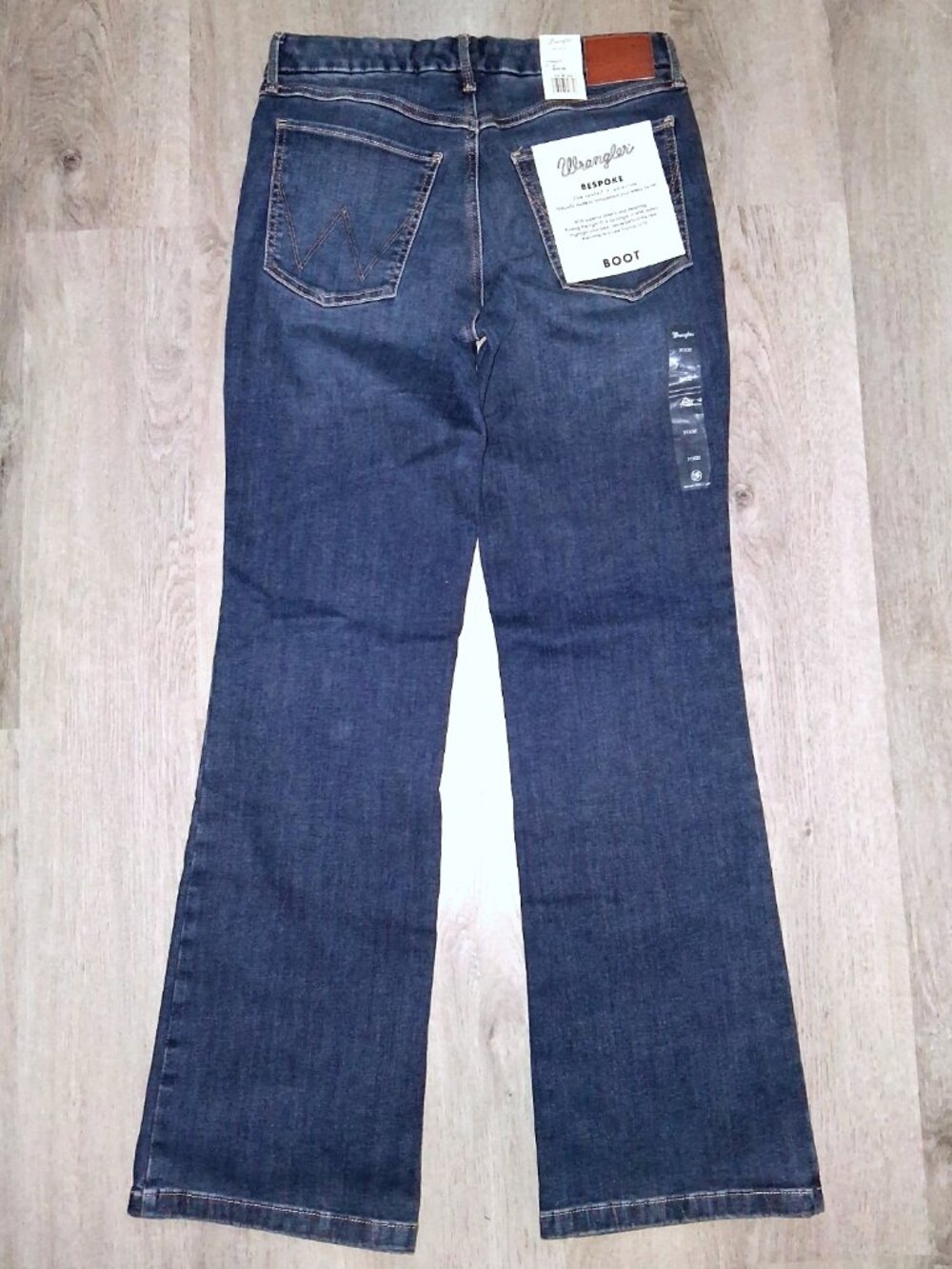 Wrangler Bespoke Boot Cut Jeans Size 31 x 32 Dark Wash Distressed Denim Western